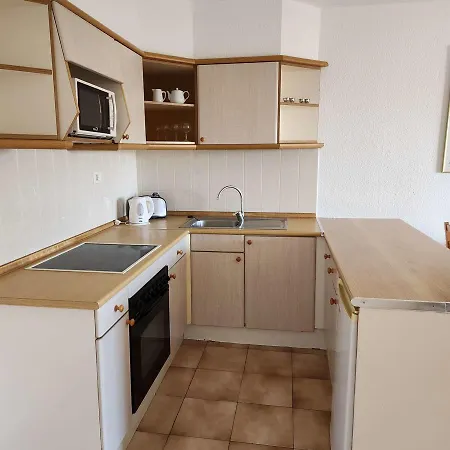 One Bed Apt In Castle Harbourc106 *