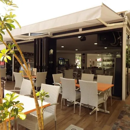 One Bed Apt In Castle Harbourc106 Apartment *